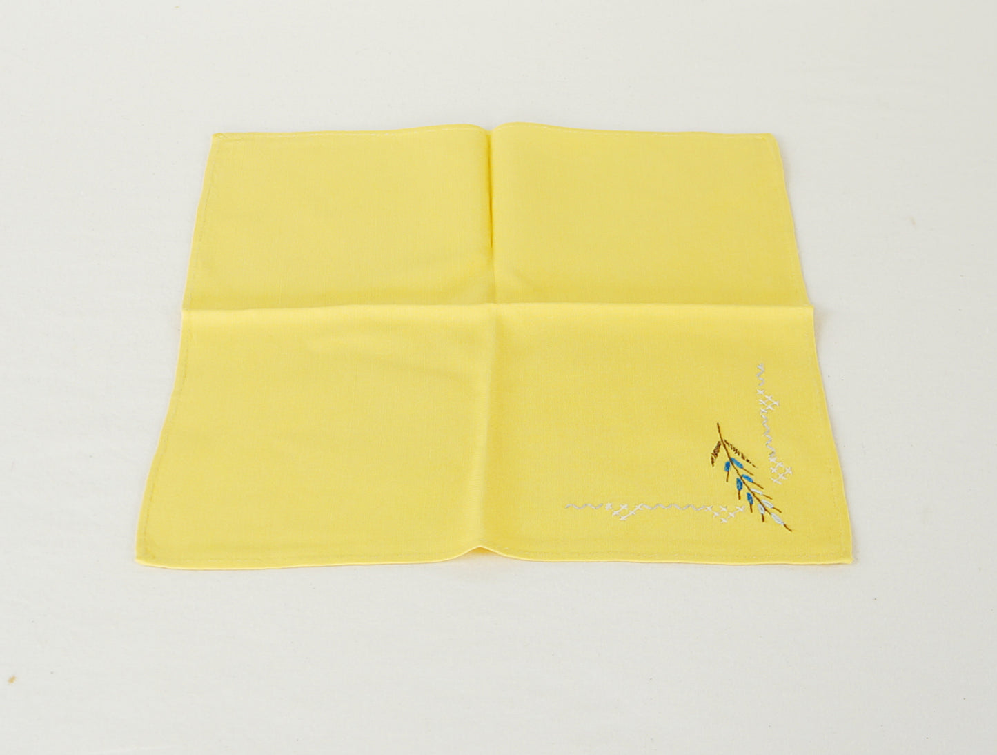 yellow linen napkins