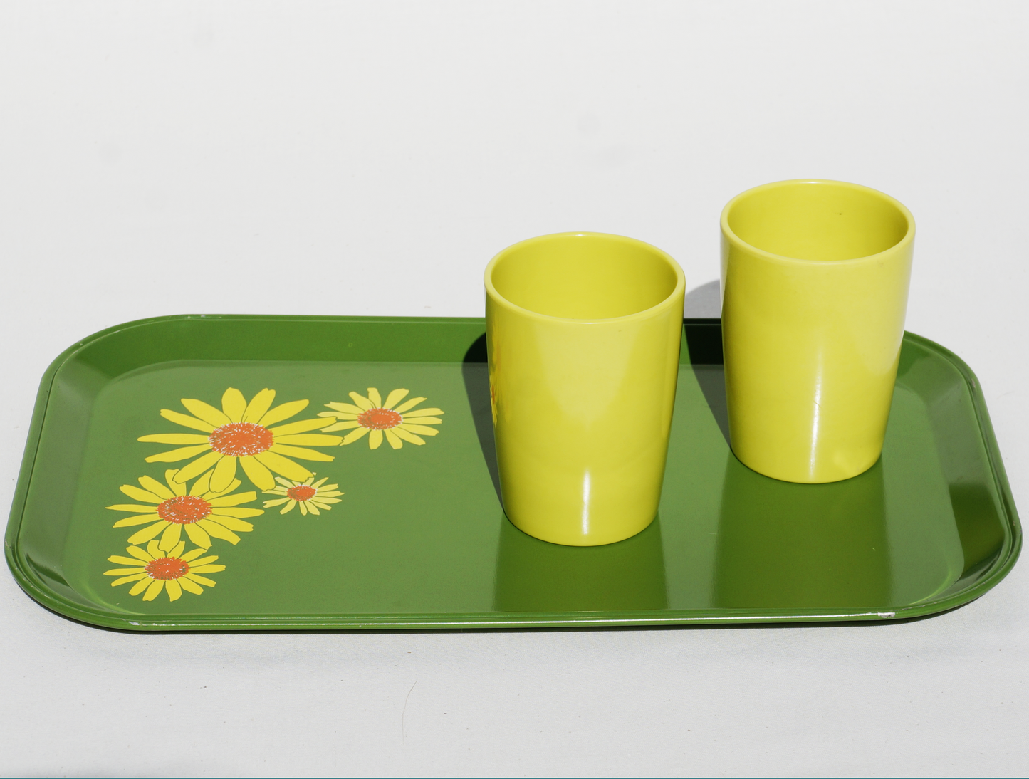 daisy tray - set of two